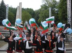 Тържествено честване на 9 май се проведе и в Елена