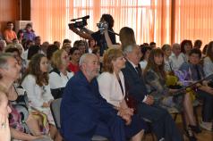 Областният управител присъства на церемонията по връчването на ...