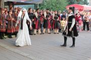 С пъстро фолклорно дефиле започна международният детски фестивал 