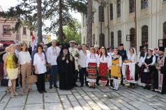Управници посрещнаха Освобождението с автентична премяна във Ве...