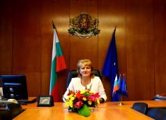 Областният управител проф.д-р Любомира Попова отправи поздрав з...