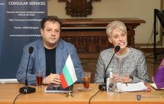 Даниел Панов се срещна с британския посланик Ема Хопкинс и брит...
