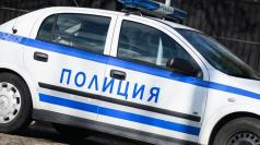 18-годишен шофьор удари патрулка и аварирала кола