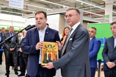 Кметът Даниел Панов откри обновения Практикер във Велико Търн...