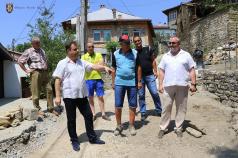 Кметът Даниел Панов инспектира ремонтите на инфраструктурата в ...
