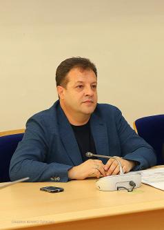 Даниел Панов представя българските местни власти в дебати за бъ...