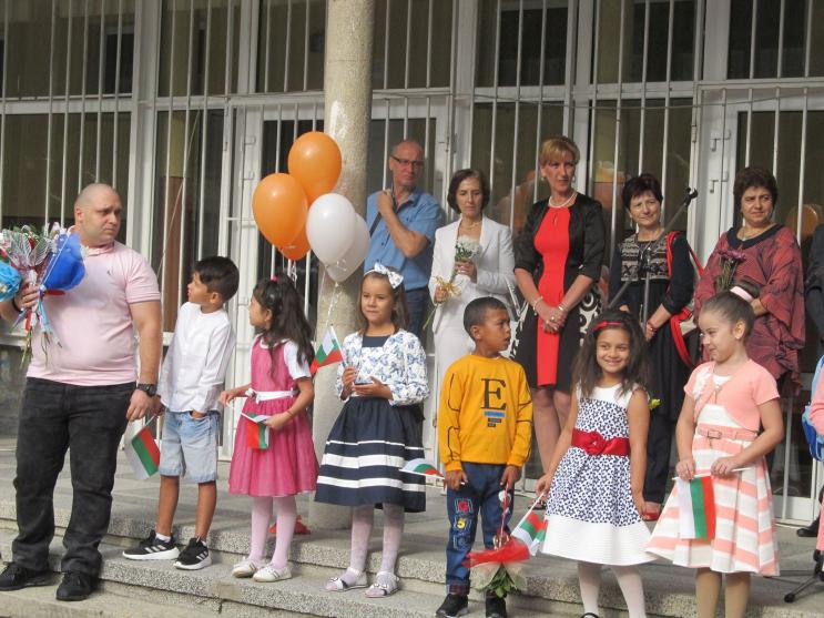 Удари първият звънец за учениците от Лясковска община