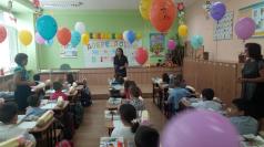 Депутатът Станислава Стоянова в Свищов: Ученици, учители и роди...