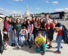 Ученици от СУ ”Георги Измирлиев” участват в среща против насили...