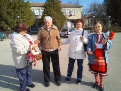 Хиляди мартеници подариха на горнооряховци по инициативата „Под...