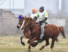 С атрактивни конни надбягвания в три лясковски села ще отбележа...