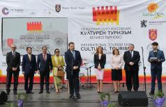 Даниел Панов и Николина Ангелкова откриха Международното изложе...