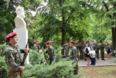 Горнооряховчани се поклониха пред паметта на Ботев и загиналите...