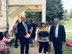 Министър Бисер Петков посети социални услуги в Елена