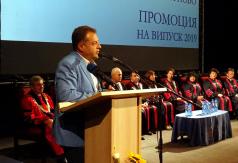 Даниел Панов към първия випуск  на Великотърновския филиал на М...