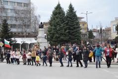 Голямо българско хоро извиха горнооряховчани в центъра на града...