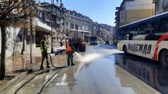 Продължава пролетното измиване на великотърновските улици