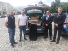 По инициатива на Станислав Стоянов, депутати дариха защитни сре...