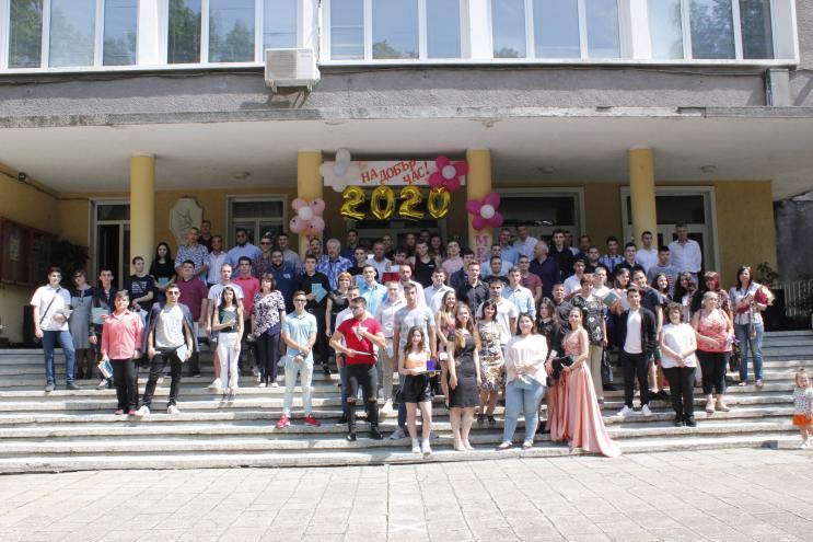 ПГЕЕ „М.В.Ломоносов” изпрати тържествено Випуск 2020 