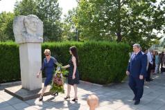 Ръководството на Община Горна Оряховица почете 183-годишнината ...
