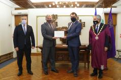 Юбилейната Академична награда на Община Велико Търново бе връче...