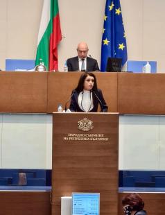 Станислава Стоянова: Приетата от НС Стратегия за висшето образо...