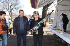Весела Лечева стреля с олимпийската си пушка в Павликени 