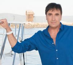 Веселин Маринов представя биографичната си книга От любов в Г...
