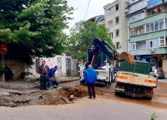 До 15:00 ч. пускат водата в района на улица „Цветарска“ във Вел...
