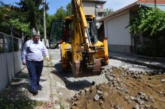 Започнаха ремонтните дейности по улица Шейново в Горна Оряхов...