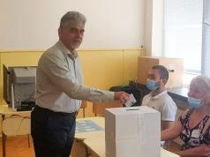 Доц. Милен Михов: Гласувах за силна България, която не подменя ...