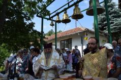 Десетки миряни дойдоха в манастир „Св. Пророк Илия“ за храмовия...