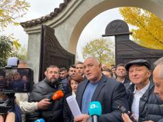 Бойко Борисов: Един метър от пътя Велико Търново-Русе няма да с...