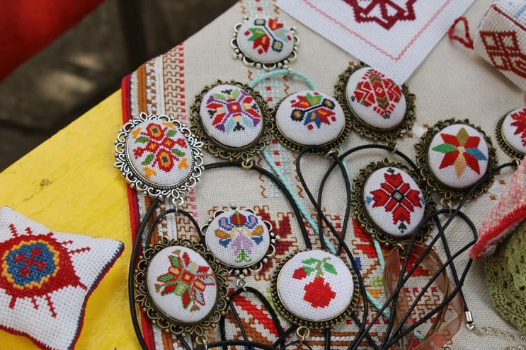 С тайните на българската шевица и калоферската дантела продължават летните занимания в Етнографския музей