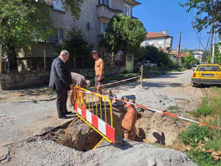 Подменя се водопроводът по ул. „Братя Бендереви“ в Горна Оряховица
