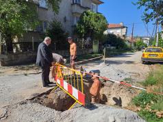 Подменя се водопроводът по ул. „Братя Бендереви“ в Горна Оряхов...