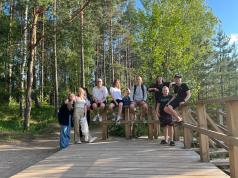 Ученици от СУ Ангел Каралийчев изграждат ценни умения през пъ...